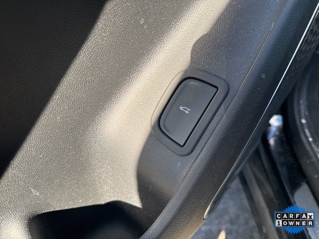 Buick Enclave Vehicle Full-screen Gallery Image 15