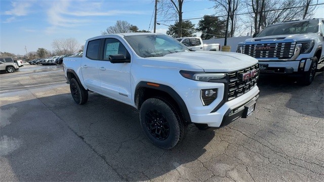 GMC Canyon Vehicle Full-screen Gallery Image 02