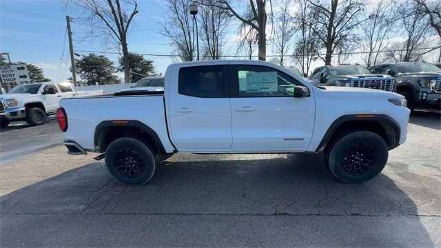 GMC Canyon Vehicle Full-screen Gallery Image 09