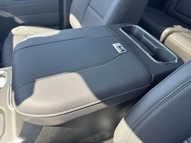 GMC Sierra 1500 Vehicle Full-screen Gallery Image 21