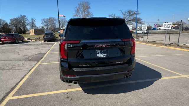 GMC Yukon XL Vehicle Full-screen Gallery Image 07