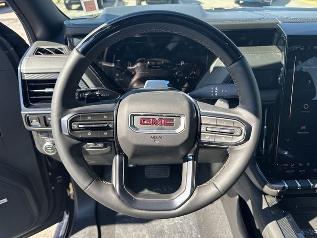 GMC Yukon XL Vehicle Full-screen Gallery Image 14