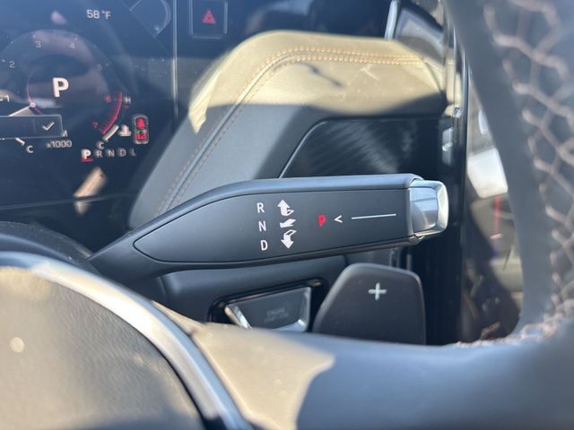 GMC Yukon XL Vehicle Full-screen Gallery Image 20