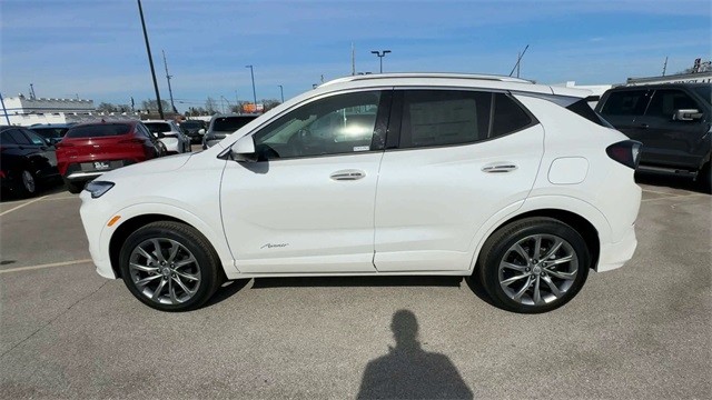 Buick Encore GX Vehicle Full-screen Gallery Image 05