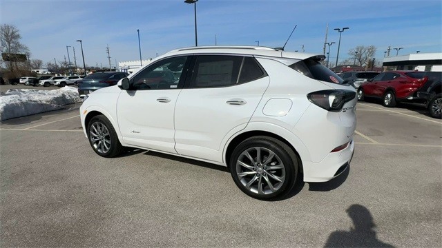 Buick Encore GX Vehicle Full-screen Gallery Image 06