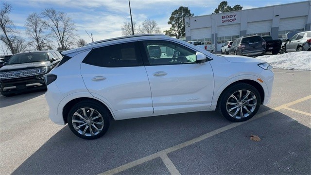 Buick Encore GX Vehicle Full-screen Gallery Image 09