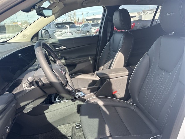 Buick Encore GX Vehicle Full-screen Gallery Image 11