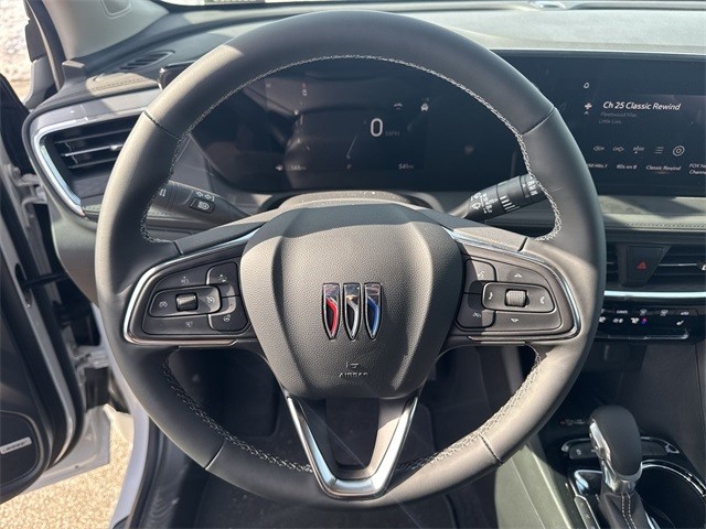 Buick Encore GX Vehicle Full-screen Gallery Image 14