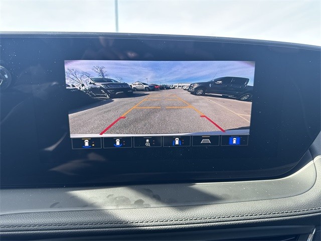 Buick Encore GX Vehicle Full-screen Gallery Image 17