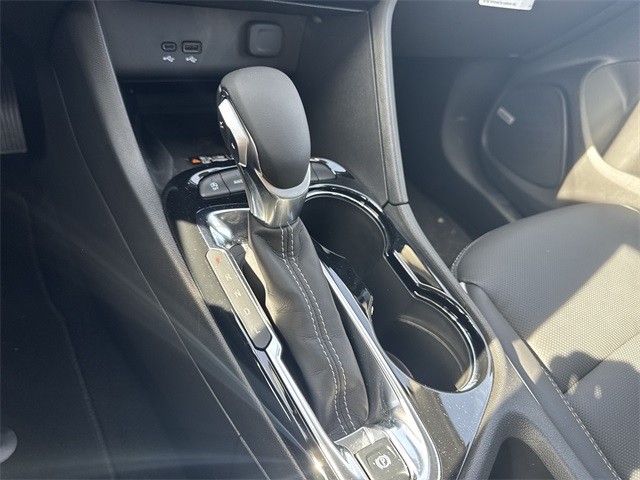 Buick Encore GX Vehicle Full-screen Gallery Image 19