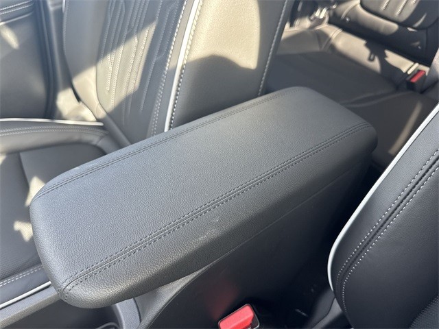 Buick Encore GX Vehicle Full-screen Gallery Image 20