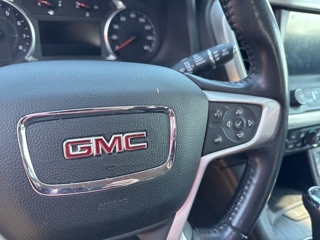 GMC Acadia Vehicle Full-screen Gallery Image 17