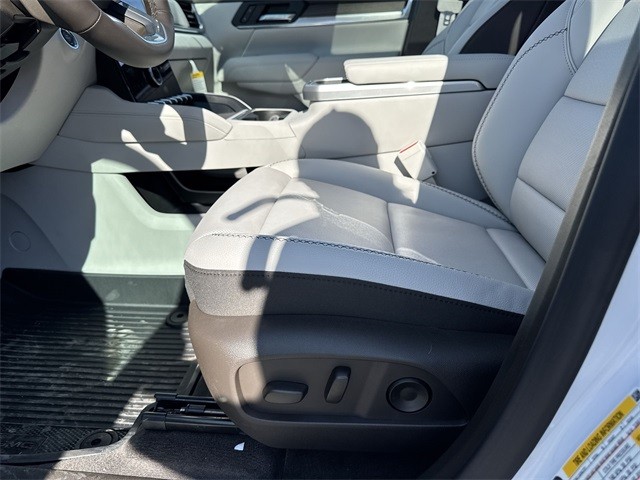 GMC Terrain Vehicle Full-screen Gallery Image 12