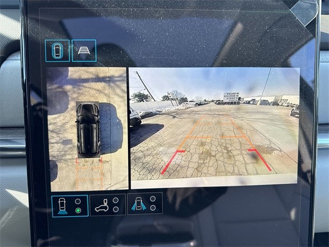 GMC Terrain Vehicle Full-screen Gallery Image 17