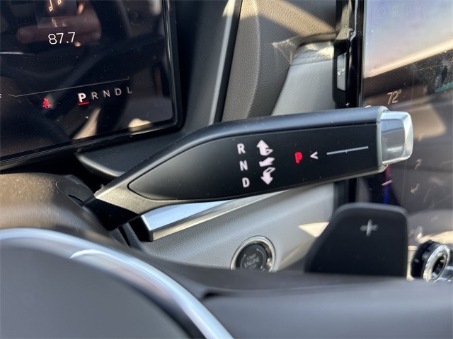 GMC Terrain Vehicle Full-screen Gallery Image 20