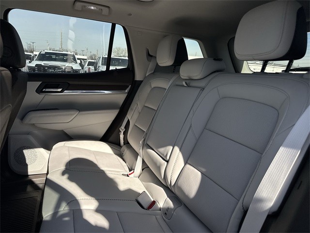 GMC Terrain Vehicle Full-screen Gallery Image 23