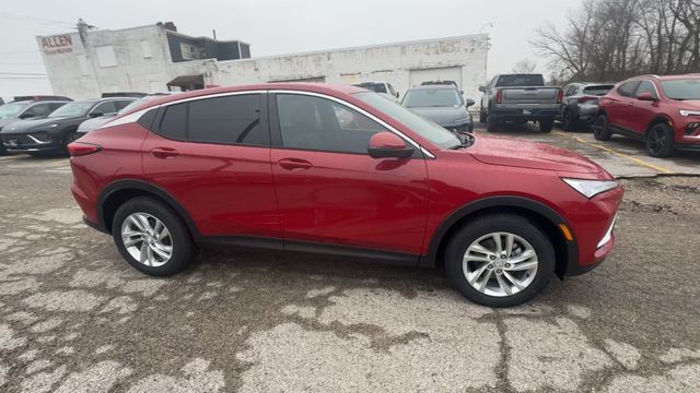 Buick Envista Vehicle Full-screen Gallery Image 09