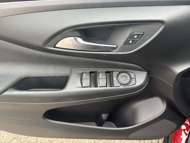 Buick Envista Vehicle Full-screen Gallery Image 13