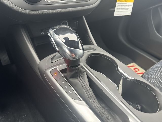 Buick Envista Vehicle Full-screen Gallery Image 19