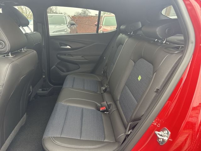 Buick Envista Vehicle Full-screen Gallery Image 21