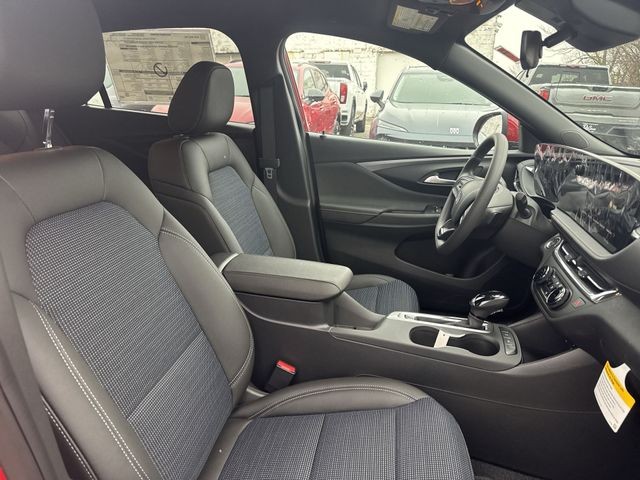 Buick Envista Vehicle Full-screen Gallery Image 23