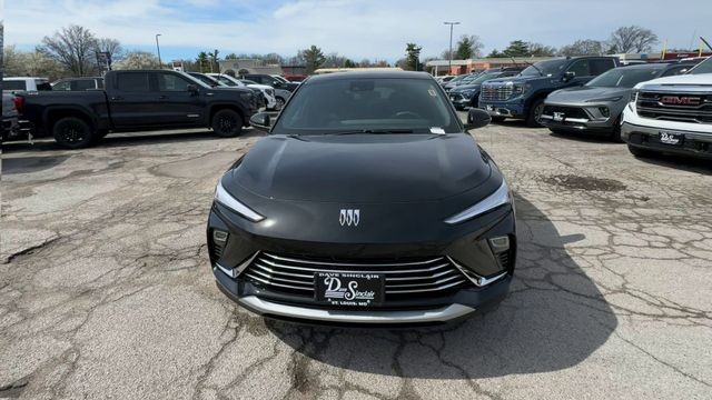 Buick Envista Vehicle Full-screen Gallery Image 03