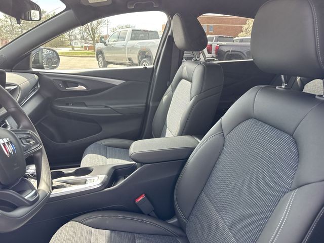 Buick Envista Vehicle Full-screen Gallery Image 11