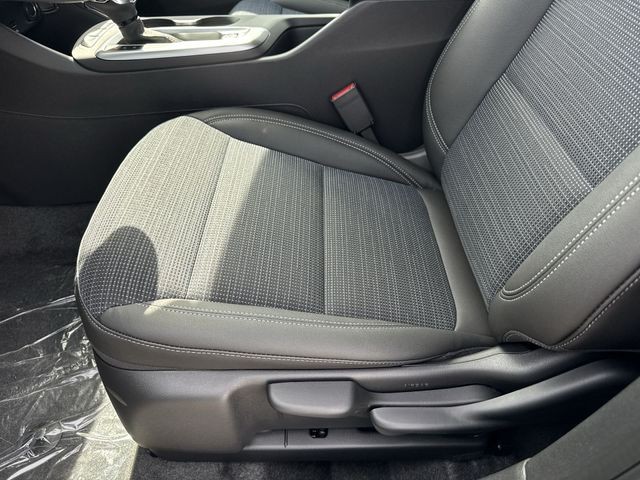 Buick Envista Vehicle Full-screen Gallery Image 12