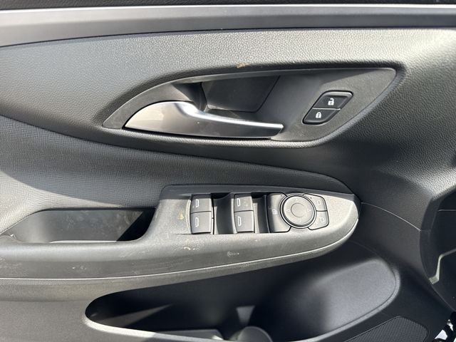 Buick Envista Vehicle Full-screen Gallery Image 13