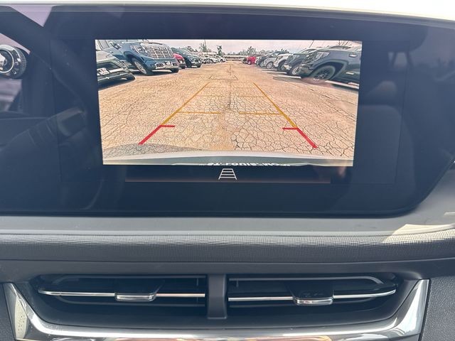 Buick Envista Vehicle Full-screen Gallery Image 17