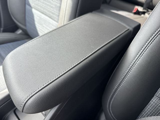 Buick Envista Vehicle Full-screen Gallery Image 20