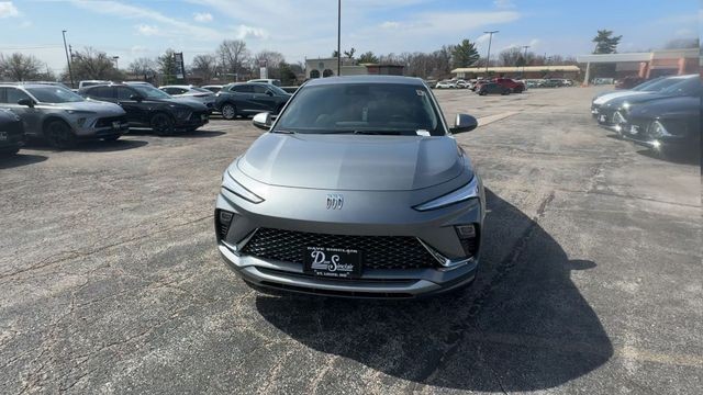 Buick Envista Vehicle Full-screen Gallery Image 03