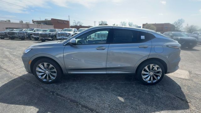 Buick Envista Vehicle Full-screen Gallery Image 05