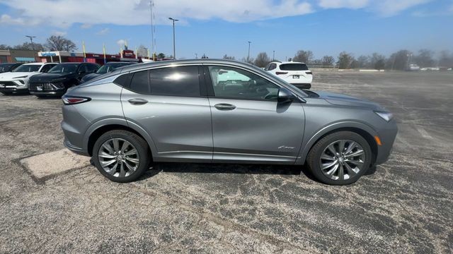 Buick Envista Vehicle Full-screen Gallery Image 09