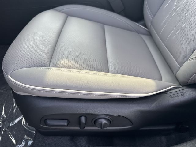 Buick Envista Vehicle Full-screen Gallery Image 12