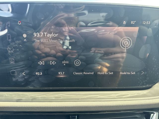 Buick Envista Vehicle Full-screen Gallery Image 16