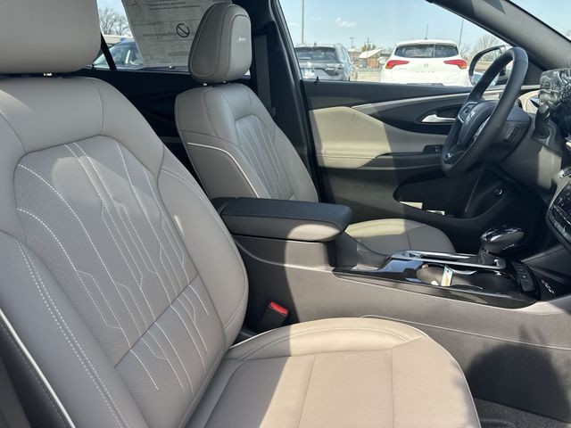Buick Envista Vehicle Full-screen Gallery Image 24
