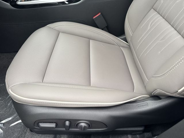 Buick Envista Vehicle Full-screen Gallery Image 12