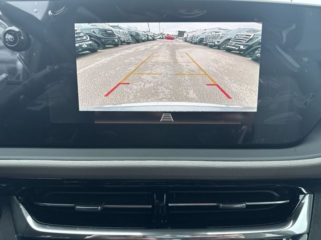 Buick Envista Vehicle Full-screen Gallery Image 17