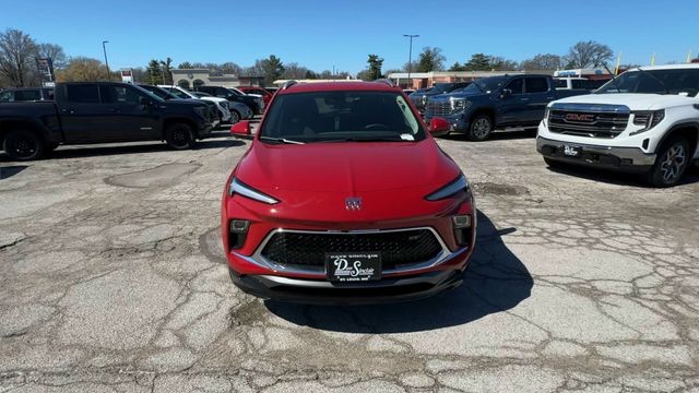 Buick Encore GX Vehicle Full-screen Gallery Image 03