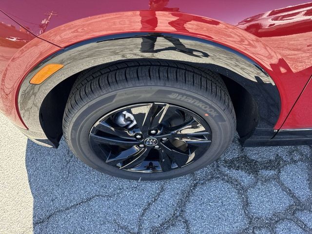 Buick Encore GX Vehicle Full-screen Gallery Image 10