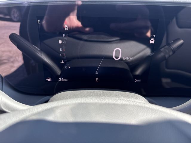 Buick Encore GX Vehicle Full-screen Gallery Image 15