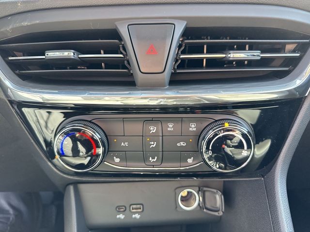 Buick Encore GX Vehicle Full-screen Gallery Image 18