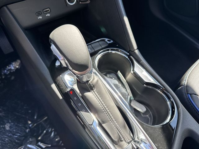 Buick Encore GX Vehicle Full-screen Gallery Image 19