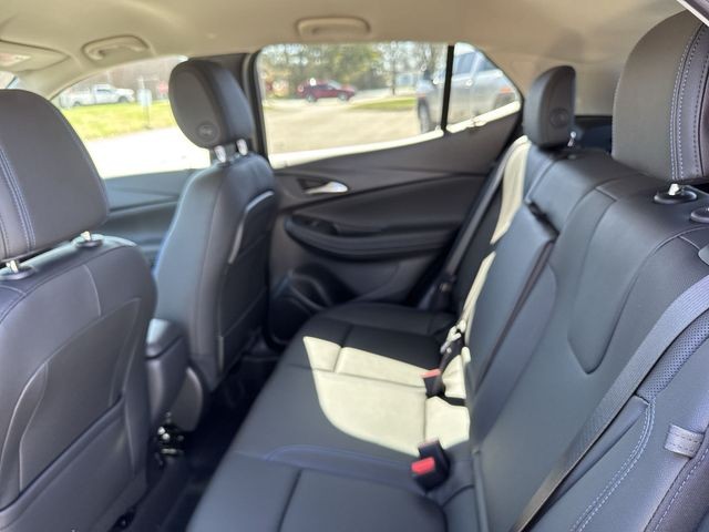 Buick Encore GX Vehicle Full-screen Gallery Image 21