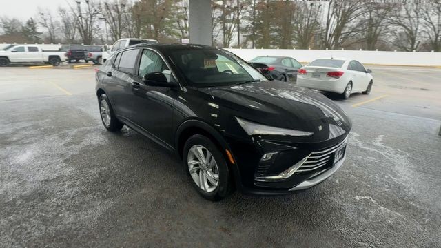 Buick Envista Vehicle Full-screen Gallery Image 02