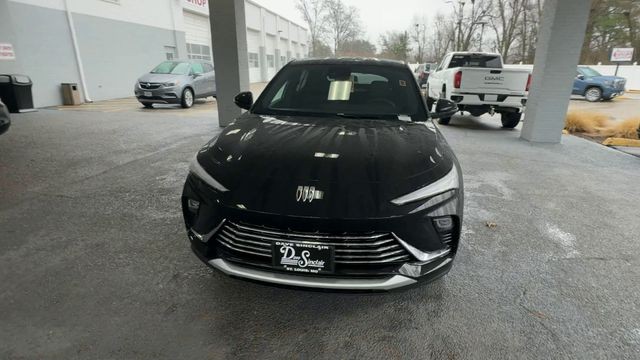 Buick Envista Vehicle Full-screen Gallery Image 03