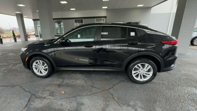 Buick Envista Vehicle Full-screen Gallery Image 05