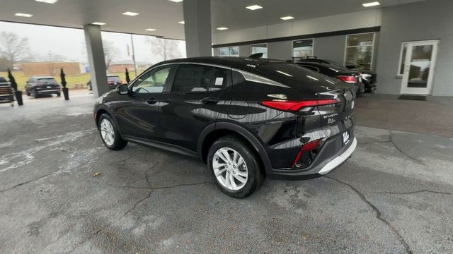 Buick Envista Vehicle Full-screen Gallery Image 06