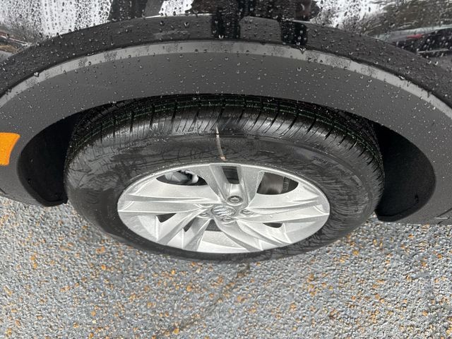 Buick Envista Vehicle Full-screen Gallery Image 10